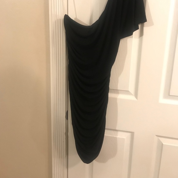 Sexy One-Shoulder Flutter Sleeve Ruched Dress - Picture 5 of 5